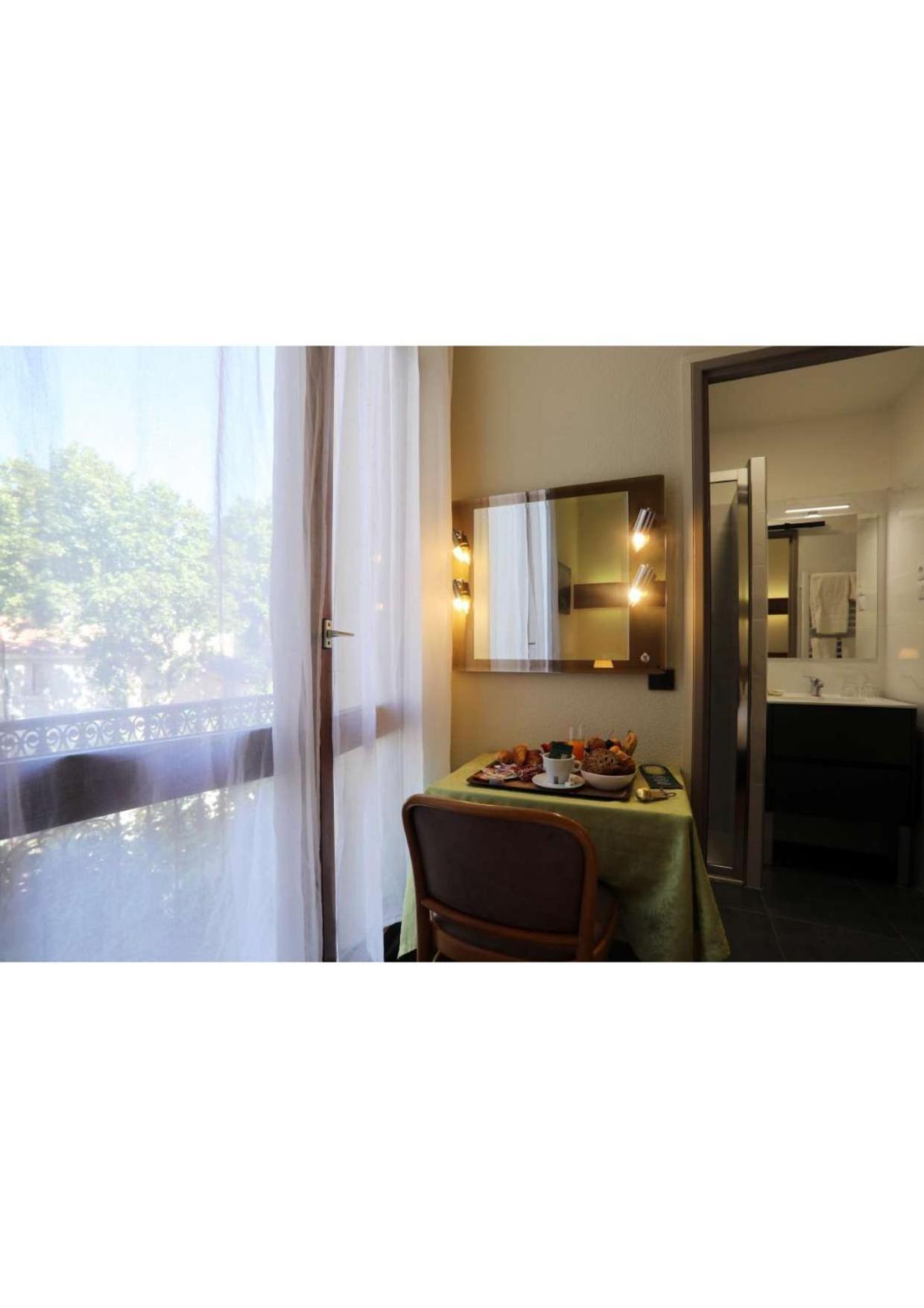 Hotel Belleville 拉马卢莱班 外观 照片